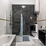 Black Marble Unique Design Near Danube River Apartmán
