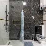 Black Marble Unique Design Near Danube River Apartmán *