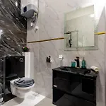 Black Marble Unique Design Near Danube River Apartmán *